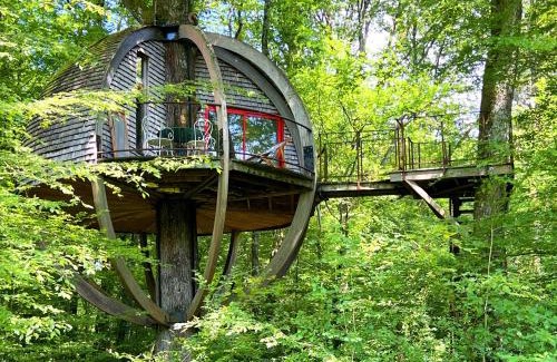 Saint-Verain House | Les Galants