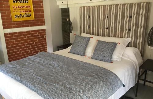Plouha Bed & Breakfast | Les gites de Kerégal - la cabane de Charlotte