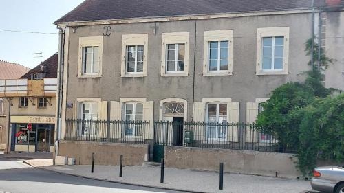 Chateaumeillant Apartment | Les Gites du château