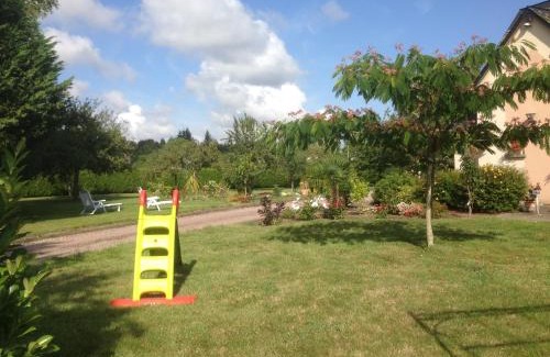Saint-Germain-Village House | les gites du gr224
