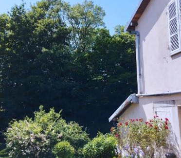 Besancon Apartment | Les Glycines, un air de campagne à la ville