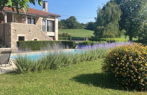 Caylus House | Les grandes charmilles: beautiful Quercy-style house. Green setting.