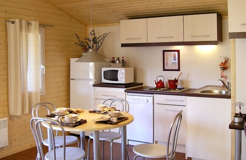 Beynat House | Les Hameaux de Miel-Chalet 6 pers. by Interhome