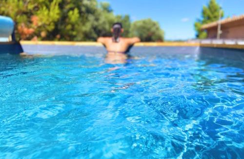 Thezan-les-Beziers Villa | Les Hauts de la Pinède - Villa avec Piscine, Jacuzzi et Boulodrome privatifs