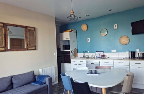 Saint-Come-de-Fresne House | Les heures tranquilles - Sea view - 50m from the beach