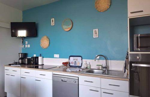Saint-Come-de-Fresne House | Les heures tranquilles - Sea view - 50m from the beach