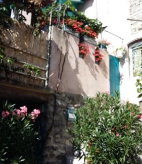 Saint-Jean-le-Centenier Bed & Breakfast | Les Hibiscus