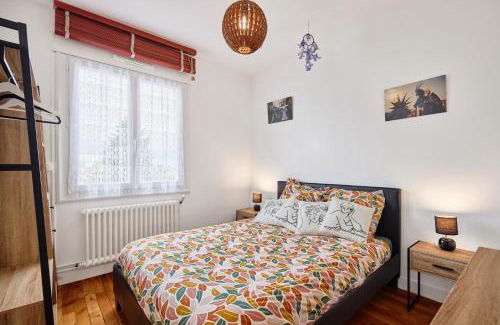 Bourg-en-Bresse Apartment | Les Hirondelles - 2 chambres, 3 lits, climatisation et balcon