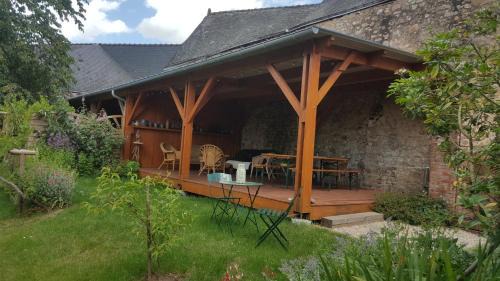 Sainte-Suzanne-and-Chammes House | Les Hirondelles