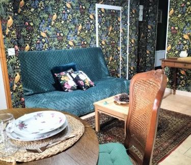 Etival-Clairefontaine Apartment | les hortensias La Souris Des Champs