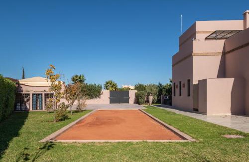 Oulad Hassoune Villa | Les Iris - Peaceful villa with heated private pool & hammam