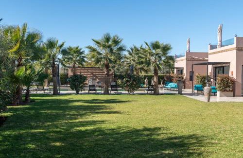 Oulad Hassoune Villa | Les Iris - Peaceful villa with heated private pool & hammam