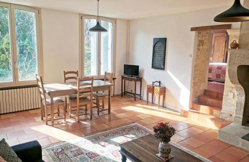 Villegouge Bed & Breakfast | Les Jardins de Camelot