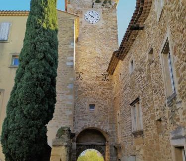 Grillon Apartment | LES JARRES BLEUES