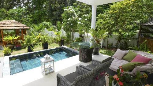 Beau Vallon Villa | Les Jolies Eaux Villa - Chateau Elysium