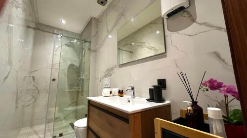 RACINE EXTENSION Apartment | Les Joyeux Luxury Suites & Appart