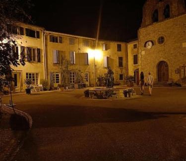 Sonnac-sur-l'Hers House | Les lits de Montbel gîte