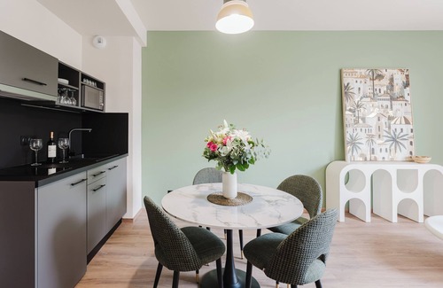 Le Vaudreuil Hotel | Les Lodges de Socrate