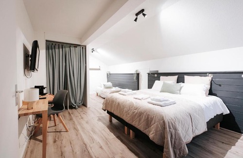 Crozet Hotel | Les Loges du Léman