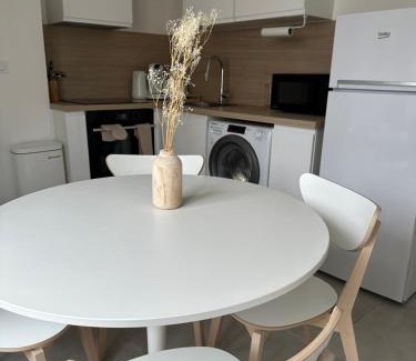 Bagneux Apartment | Les Lotus - Joli F2 rénové