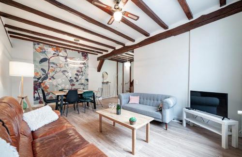 Ay Apartment | Les Mansardes : Duplex champenois typique et cosy