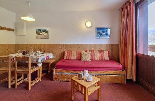 Les Bruyeres Apartment | Les Menuires: Appartement 2 pièces, 4 pers, balcon, Wifi, parking - FR-1-344-1225