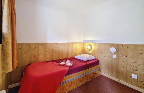 Les Bruyeres Apartment | Les Menuires: Appartement 2 pièces, 4 pers, balcon, Wifi, parking - FR-1-344-1225