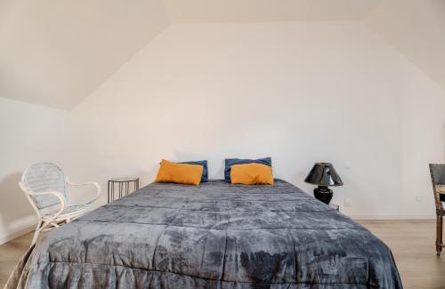 Sens-de-Bretagne Apartment | Les mesliers