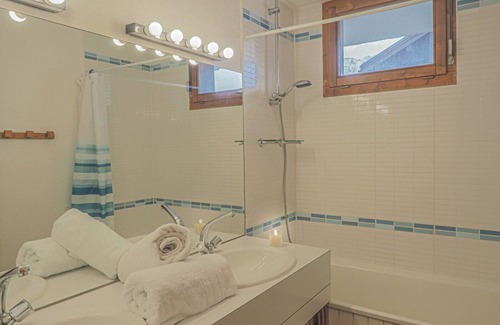 Vallandry Apartment | Les Michailles 510 is a light, centrally located apartment for 8 (+2) people