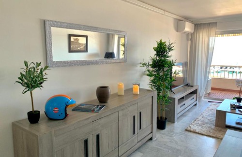 Sainte-Maxime City Centre Apartment | Les MIMOSAS