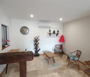 Chateauvillain Apartment | Les Murmures Desbordes