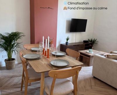 La Celle-sous-Gouzon Apartment | Les Murmures du Palais - Terrasse privée avec vue