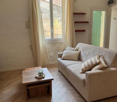 La Celle-sous-Gouzon Apartment | Les Murmures du Palais - Terrasse privée avec vue