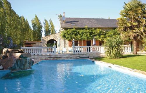 Les Magnils-Reigniers House | Les Nouelles
