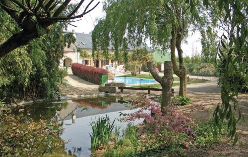Les Magnils-Reigniers House | Les Nouelles
