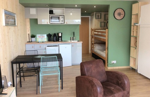 Fort-Mahon-Plage Apartment | Les Obiones, studio cabin 4p, sea view, south facing, 2 stars, wifi, free pkg.
