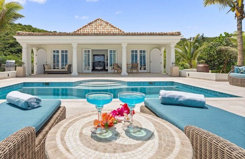 Les Terres Basses Villa | Les Palmiers Summary: