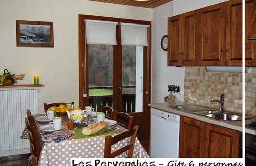 Les Villards-sur-Thones Apartment | Les Pervenches, Gite les Pervenches 6 people