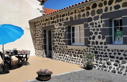 Arlempdes House | Les perles vertes