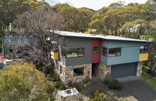 Lake Crackenback Apartment | Les Perrieres Studio - Gym l Indoor Pool l Tennis Court l Cafe l WiFi