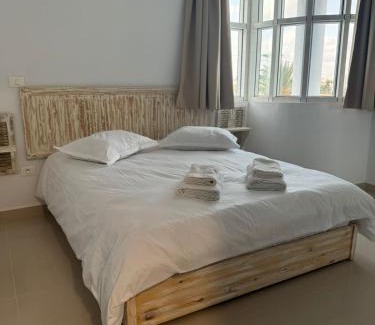 Tina Apartment | Les persiennes usées