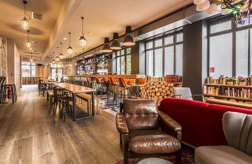 Quartier de la Folie-Mericourt Hostel | Les Piaules