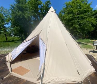 Saint-Leger-sur-Vouzance Other | Les Pichies, Le Tipi d'Adri, Logement insolite