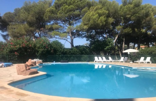 Boulouris-sur-Mer Apartment | Les Pieds Dans L'eau !