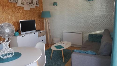 Bourg-Charente Ski Chalet | Les Pilotis Du Cognac