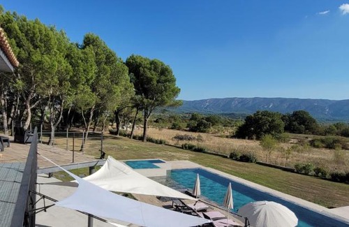 Cabrieres-d'Avignon Bed & Breakfast | Les pins du Luberon