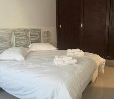 Sfax Apartment | Les portes délavées