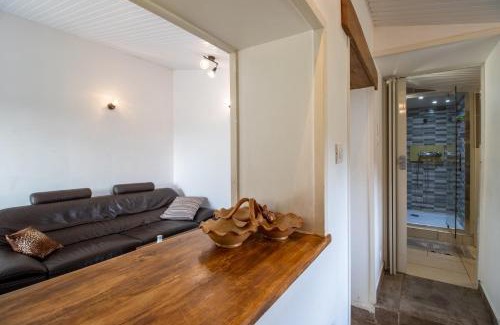 Saint-Avit-Saint-Nazaire House | Les pouges