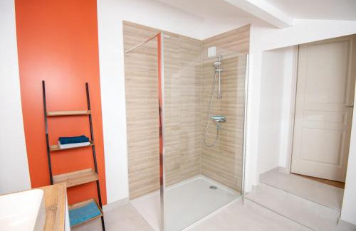 Accolay Apartment | Les Rêveries de la Tour