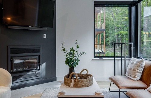 Orford Apartment | Les Repères # 222 - Spa, fireplace & swimming pool